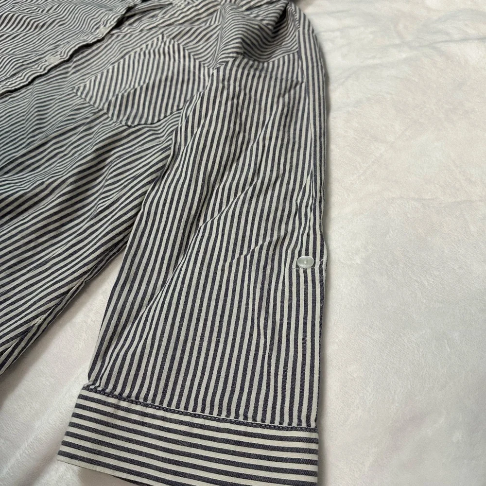 Blue and White Striped Button Down women’s‎ Shirt Size M